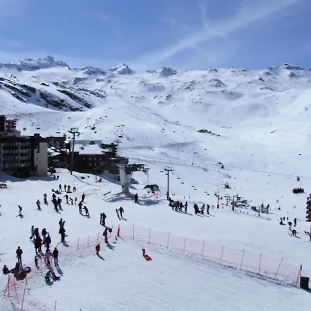 Zenith - 3 Personnes Au Coeur De La Station Skis Aux Pieds Mae-7766